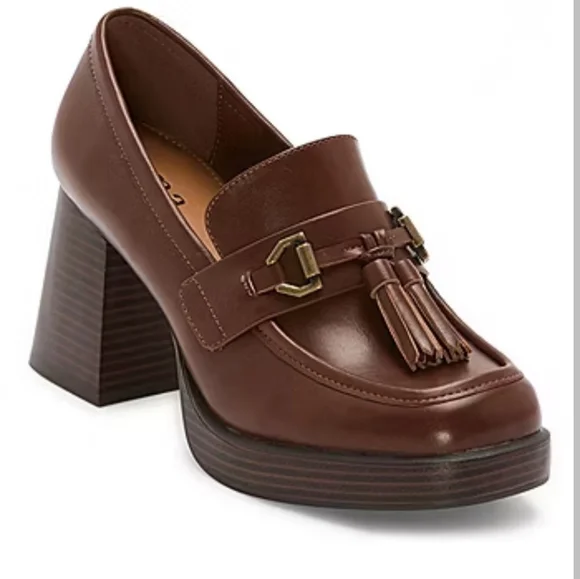 NWT a.n.a A New Approach Chunky Heels, Size 5.5 - Picture 1 of 14